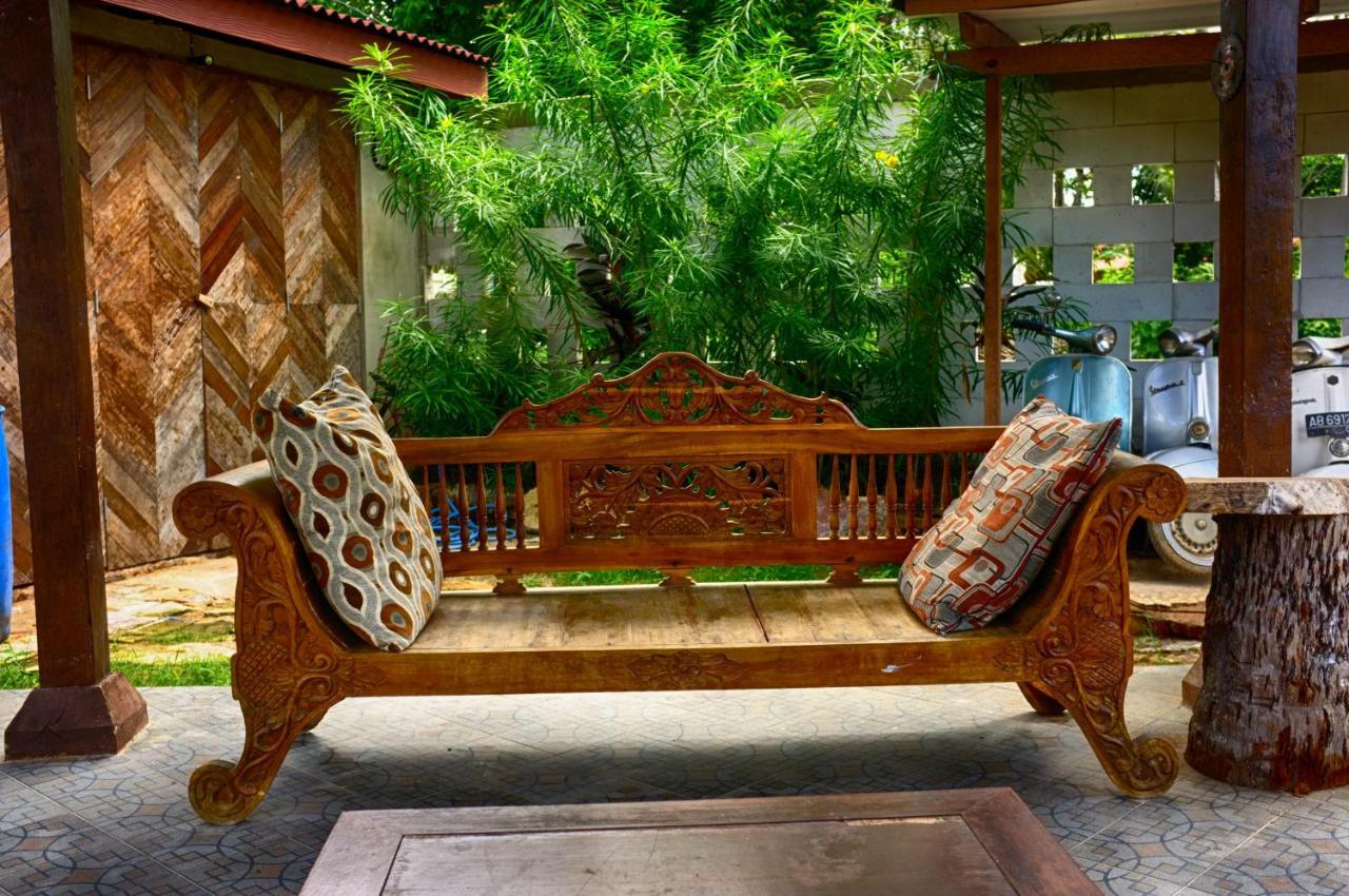 Ayu Hotel Каримунджава Экстерьер фото