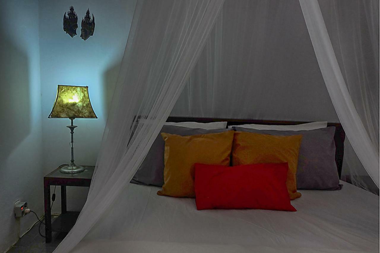 Ayu Hotel Каримунджава Экстерьер фото
